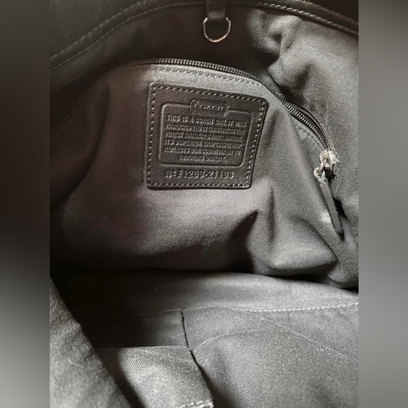 ✨Coach Black Leather Bucket Bag - Picture 2 of 2